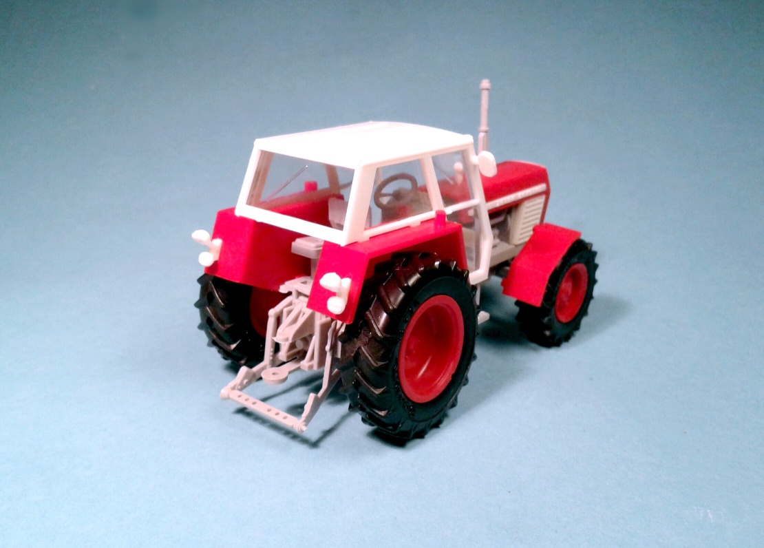 1:43 - traktor Zetor Crystal 12045 - červený - hotový model