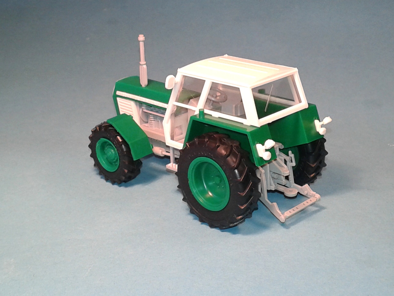 1:43 - traktor Zetor Crystal 12045 - zelený II. - stavebnice