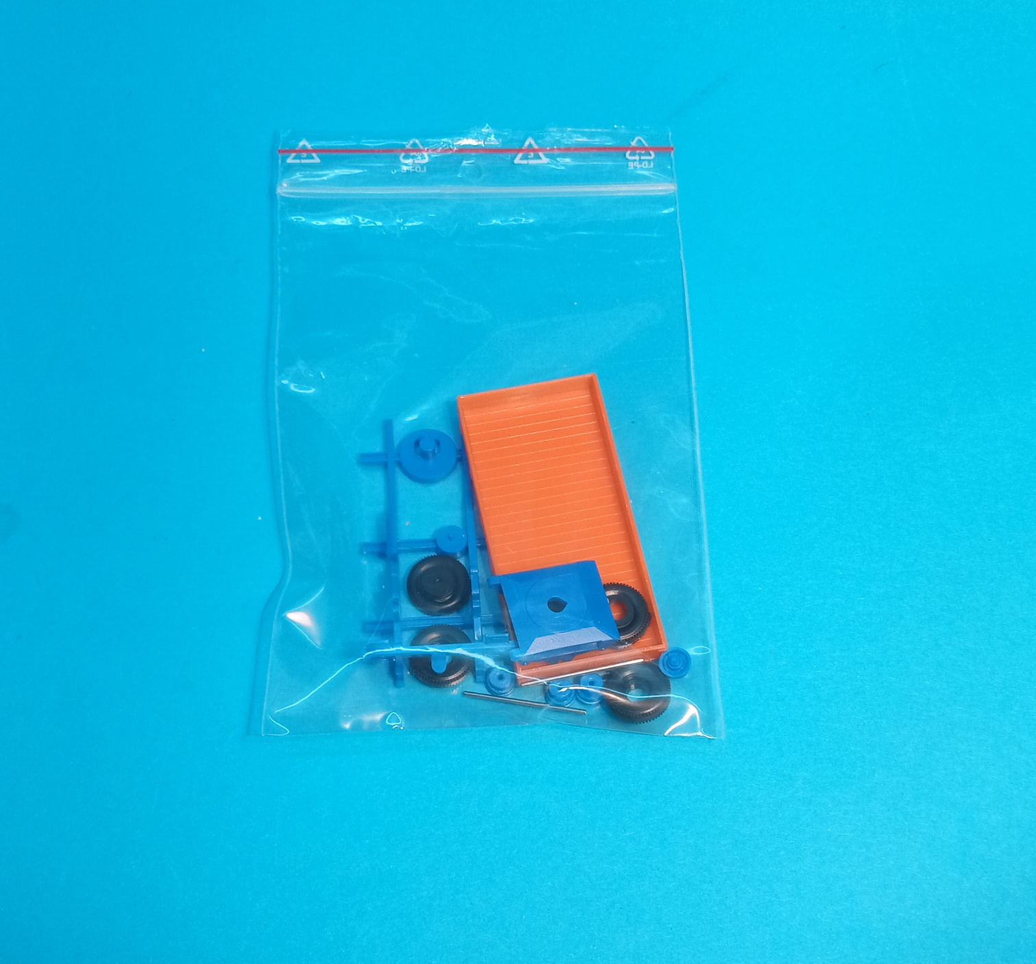 1:87 - stavebnice přívěsu - valník