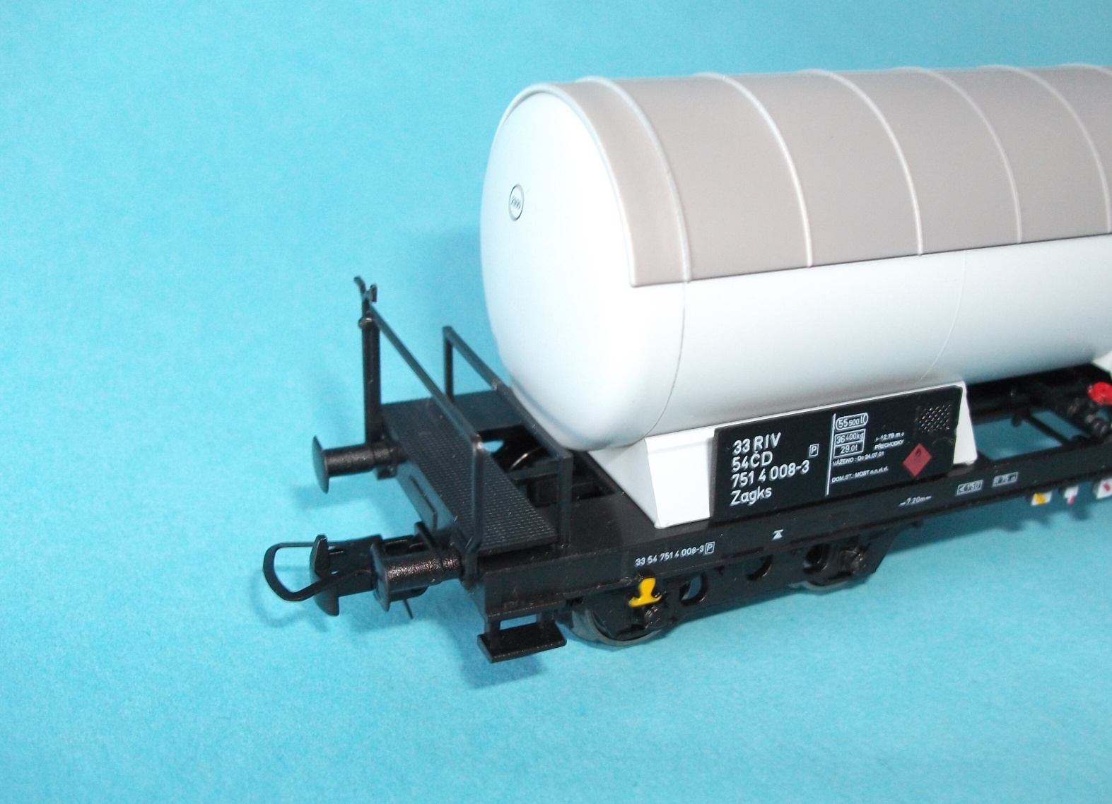 Cisternový vůz Zagks ČD - se sluneční clonou
