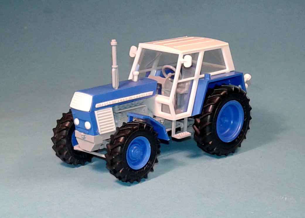 1:43 - traktor Zetor Crystal 12045 - modrý - stavebnice
