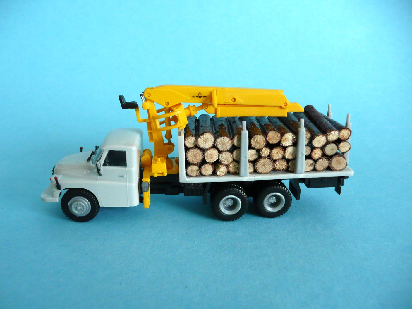 TATRA 138 klanicová s HR Epsilon a dřevem - 1:87