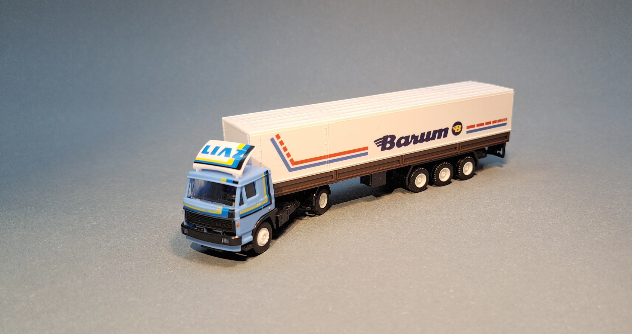 LIAZ návěs s plachtou - BARUM - 1:87      