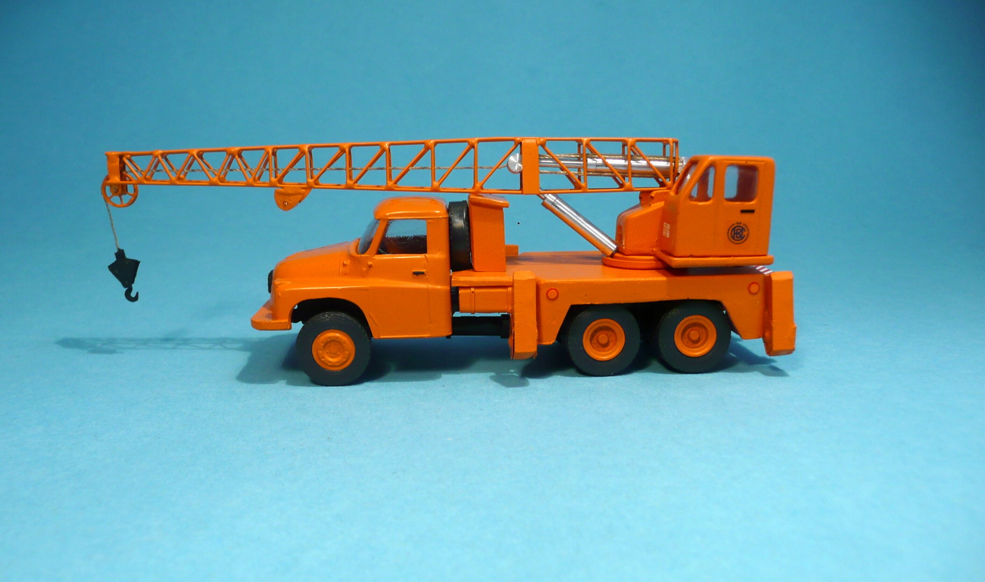 TATRA 138 jeřáb HSC-5 krátké rameno - 1:87