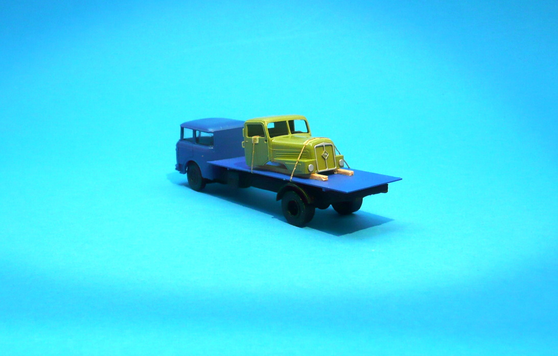 Škoda 706 - plošinový s nákladem - 1:87