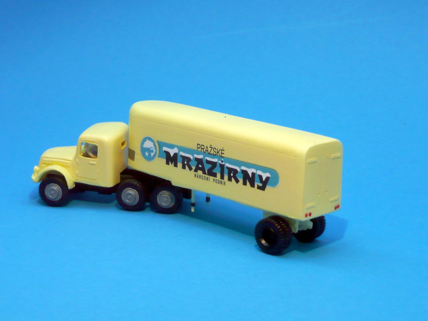 TATRA V990 s chladírenským návěsem - 1:87