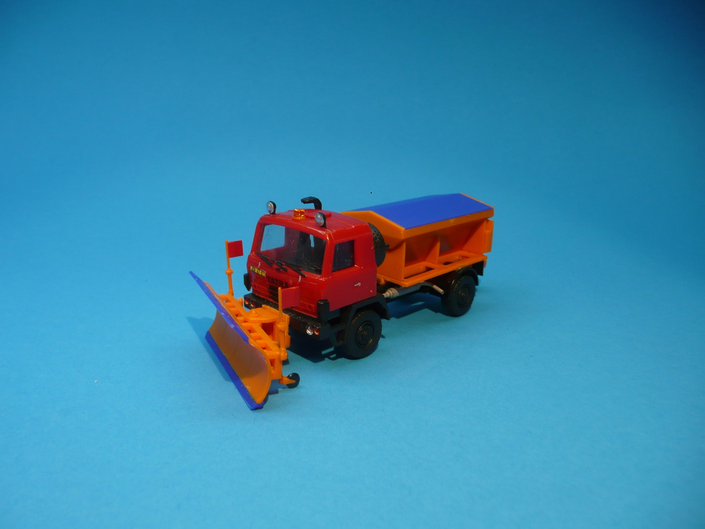 TATRA 815 4x4 sypač s pluhem - 1:87