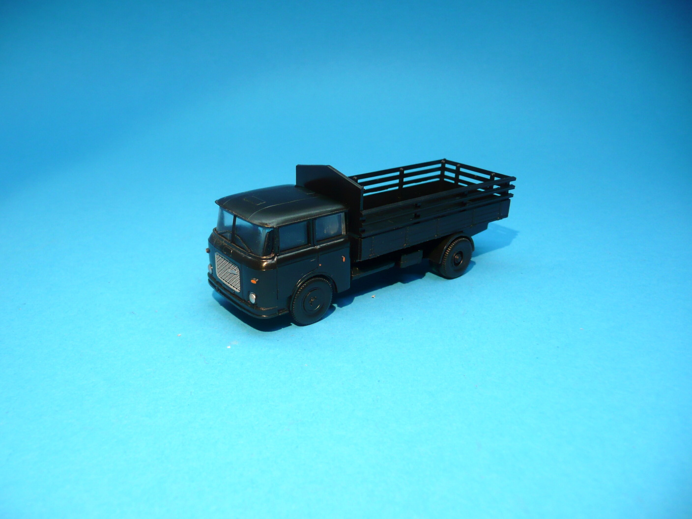 Škoda 706 - valník černý  RARITA - 1:87   