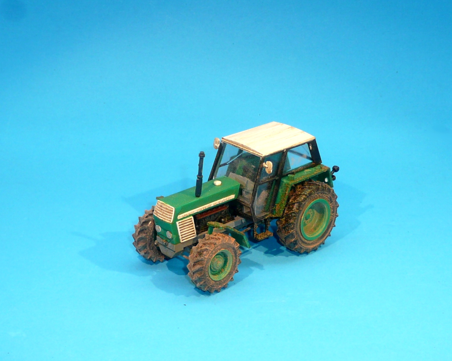 1:43 - traktor Zetor Crystal 12045 - PATINA