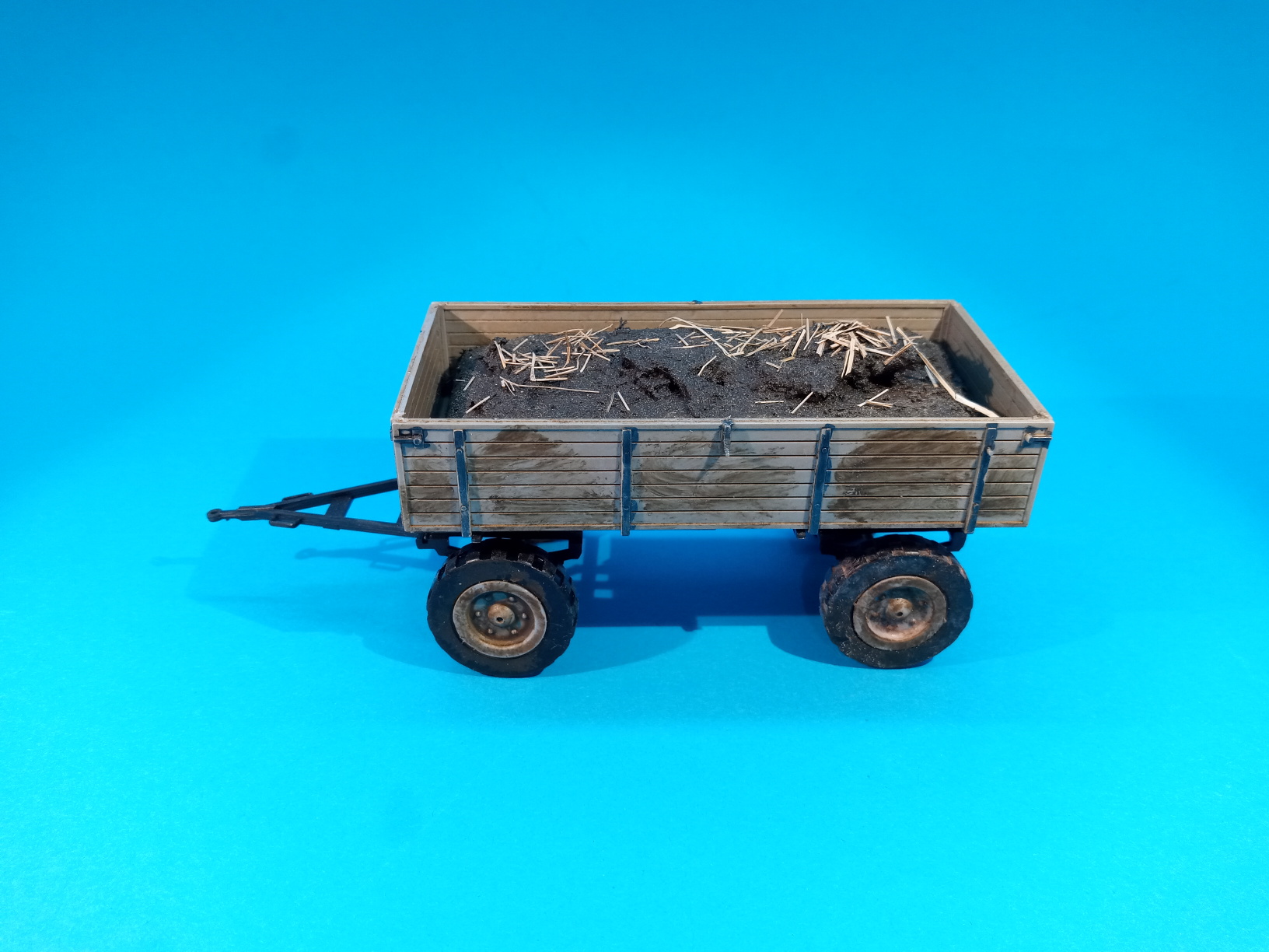 1:43 - valník BSS - P73 k traktoru Zetor Crystal 12045 - PATINA + hnůj