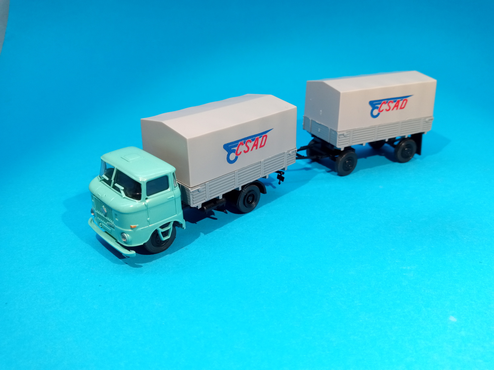 IFA W50L valník s plachtou + přívěs - 1:87 