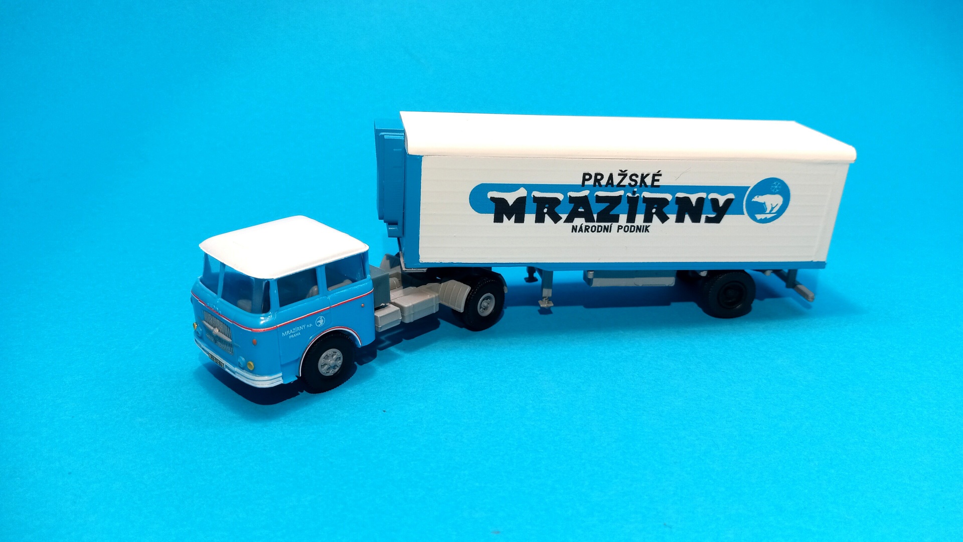Škoda 706 - Pražské mrazírny - 1:87