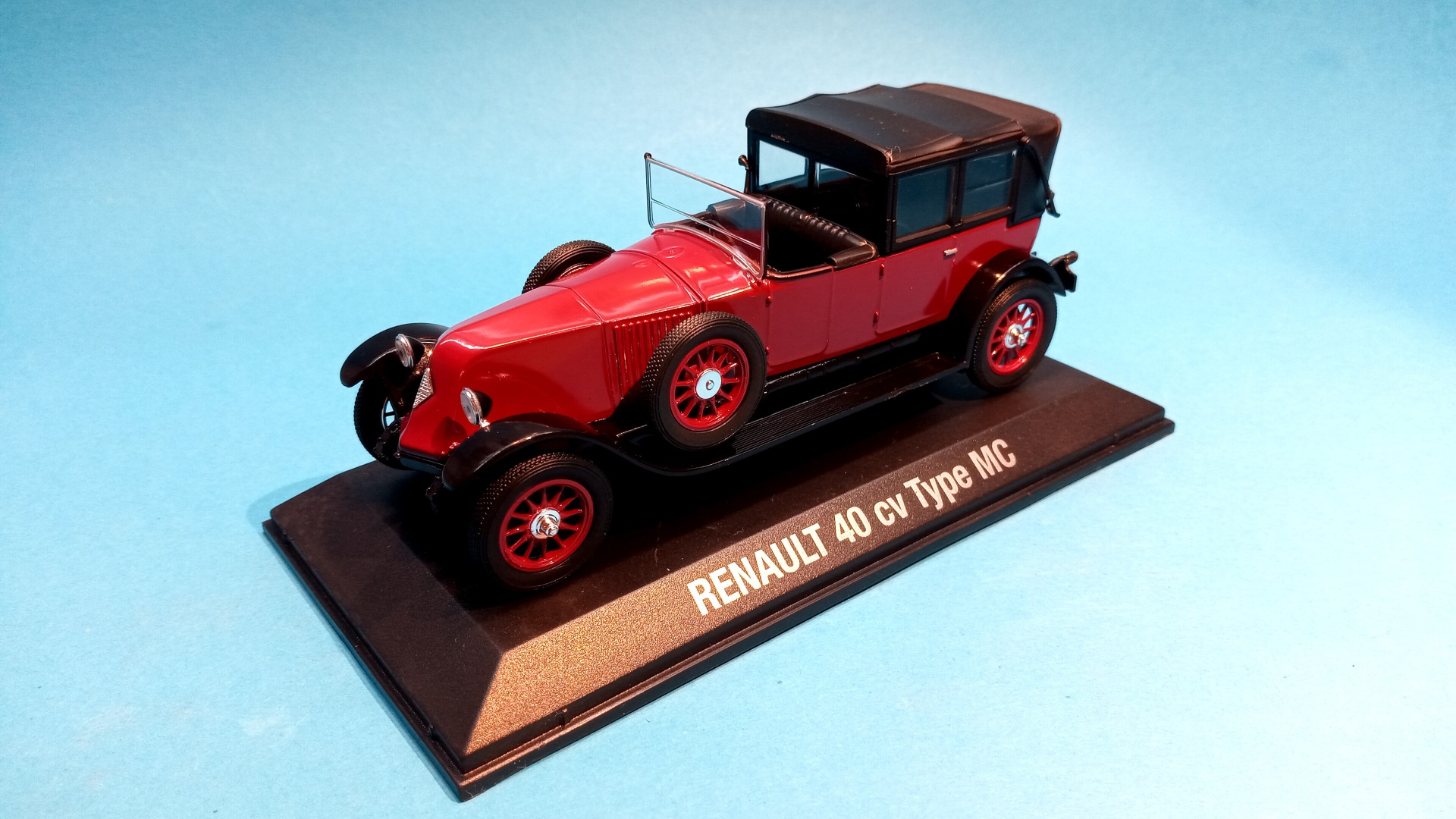 RENAULT 40CV Type MC   - 1:43