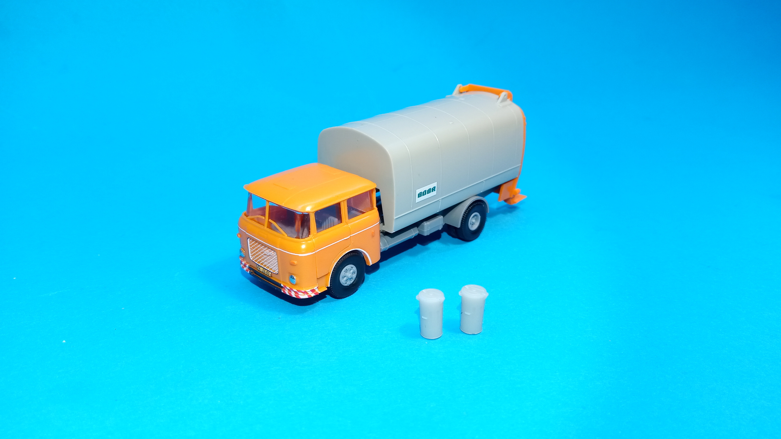 1:87 - Škoda 706 - popeláři - BOBR 