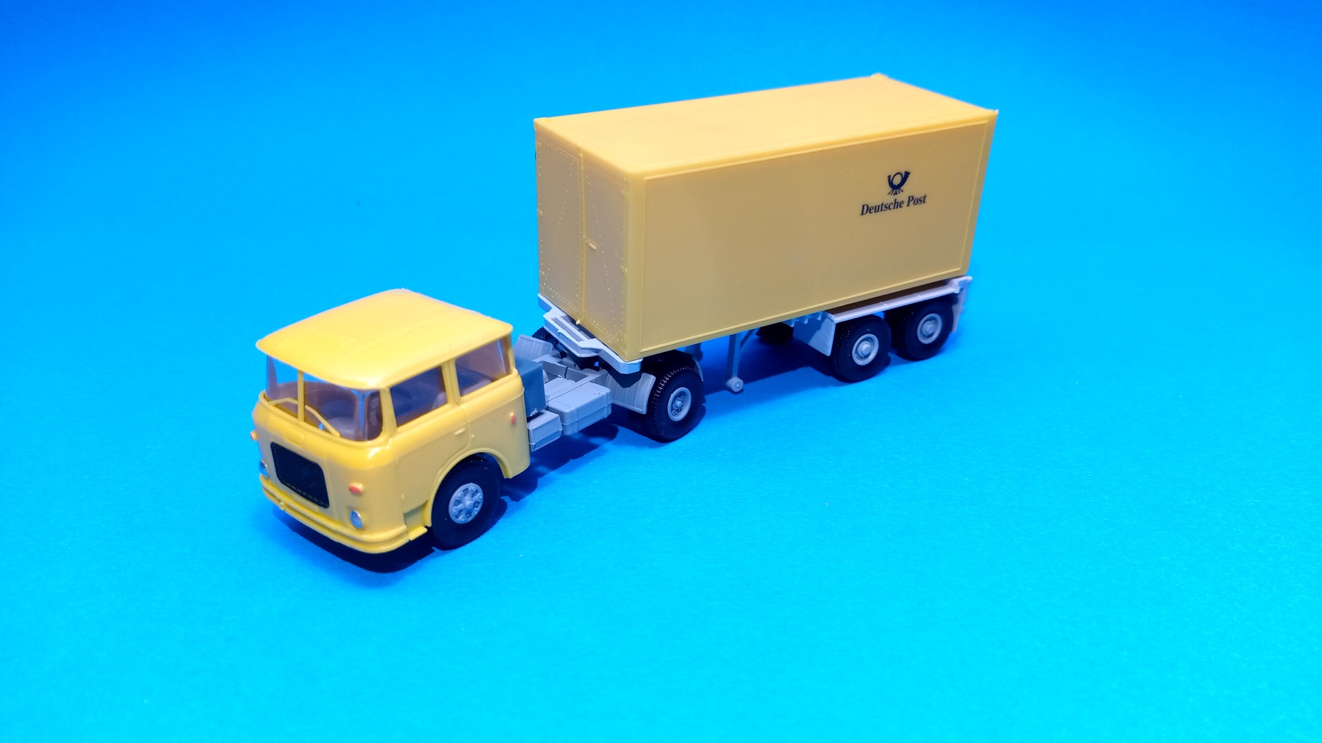 * Škoda 706 - tahač s návěsem - Deutsche Post 1:87    