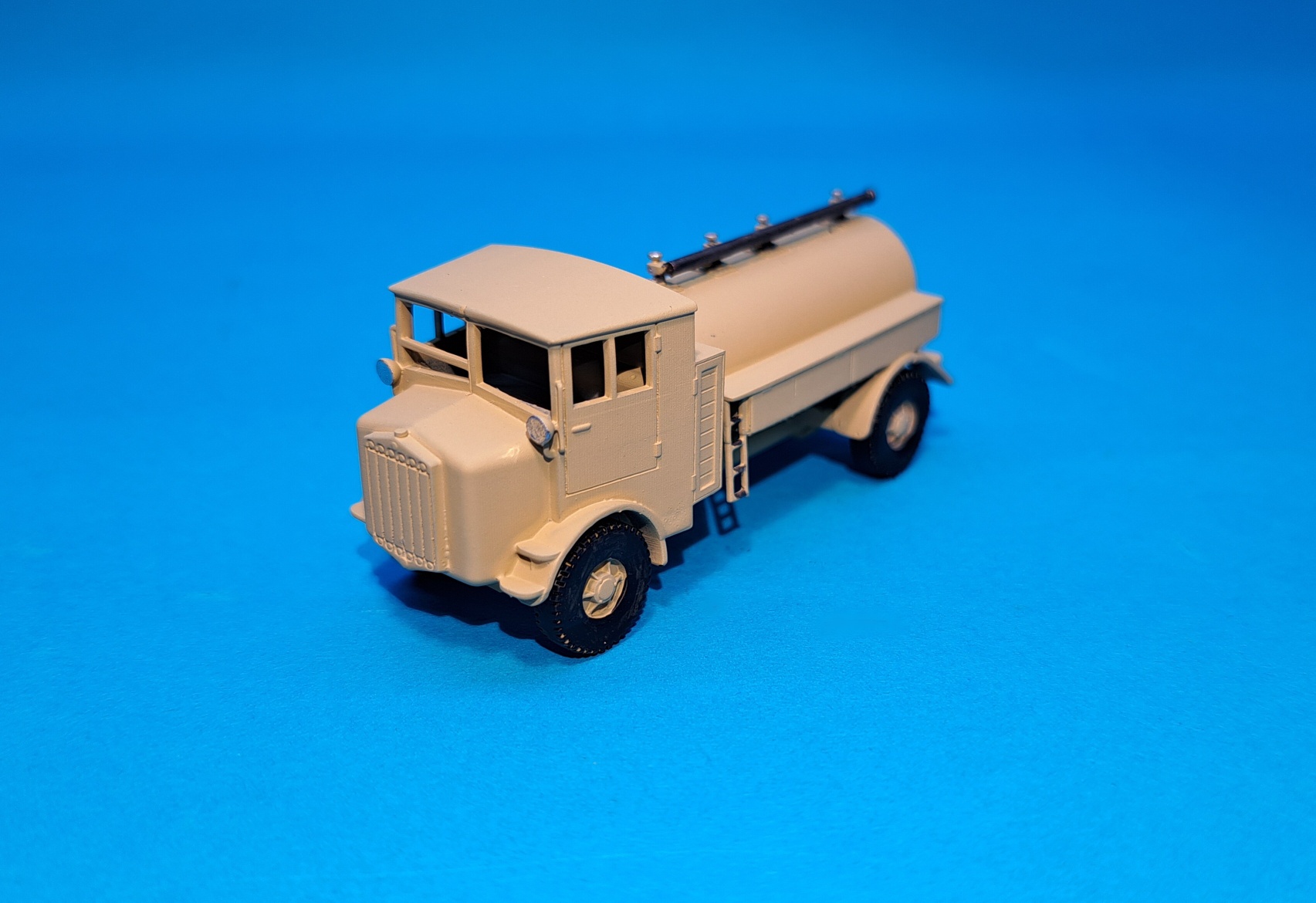 Tatra 23 - cisterna - 1:87