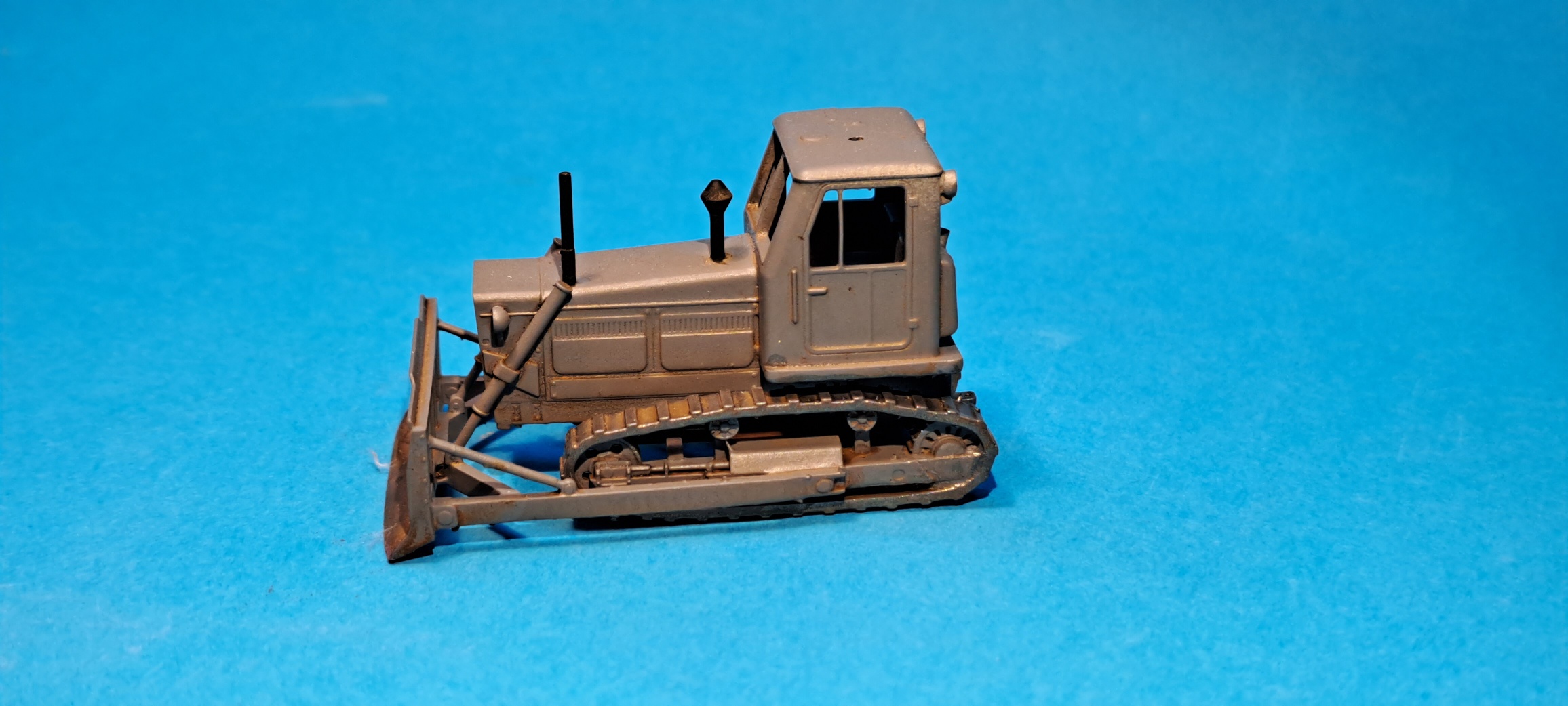 Buldozer T-4A - 1:87    