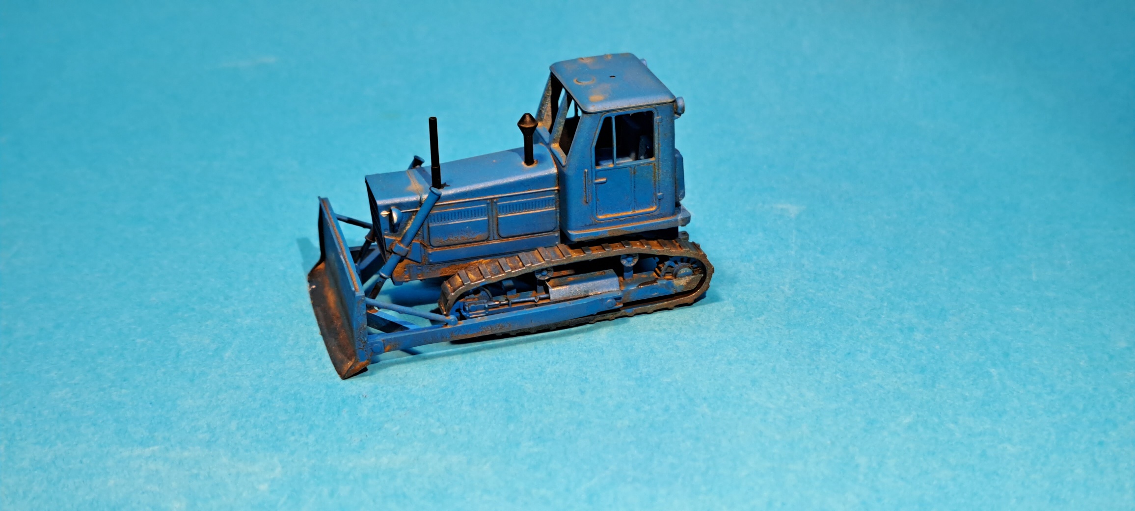 Buldozer T-4A - 1:87    