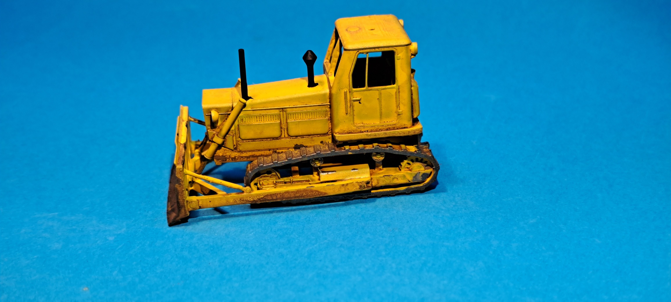Buldozer T-4A - 1:87    
