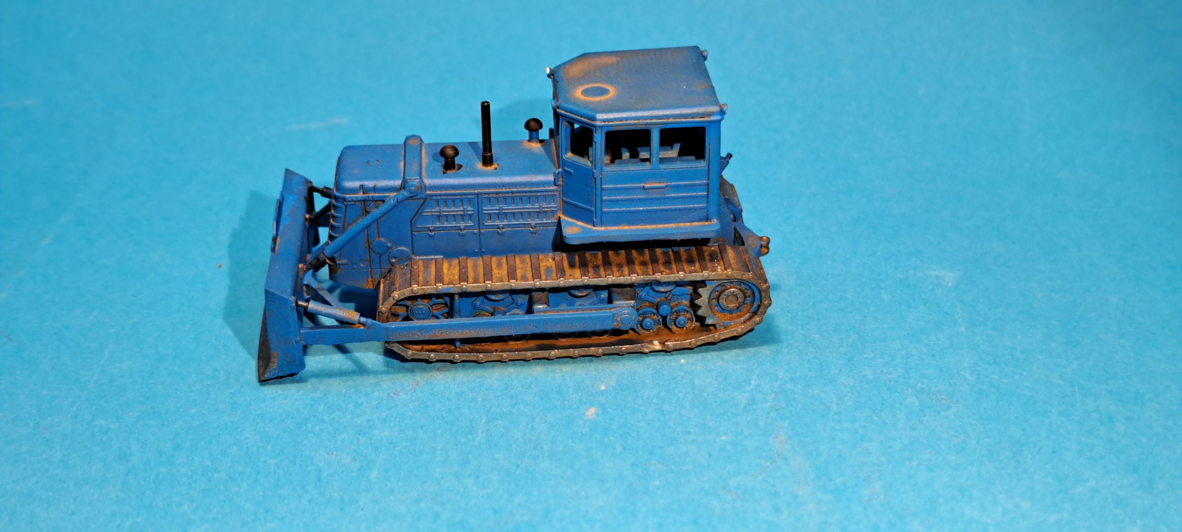 Buldozer T-180G - 1:87