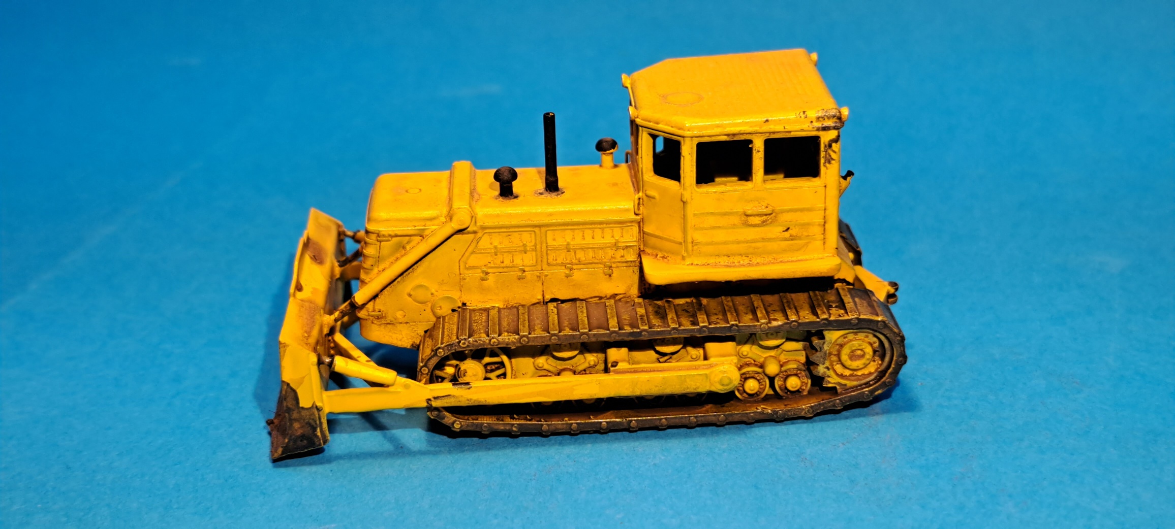 Buldozer T-180G - 1:87    