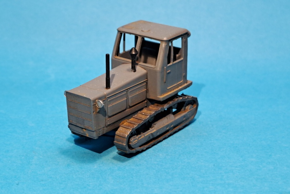 pásový traktor T-4A - 1:87    