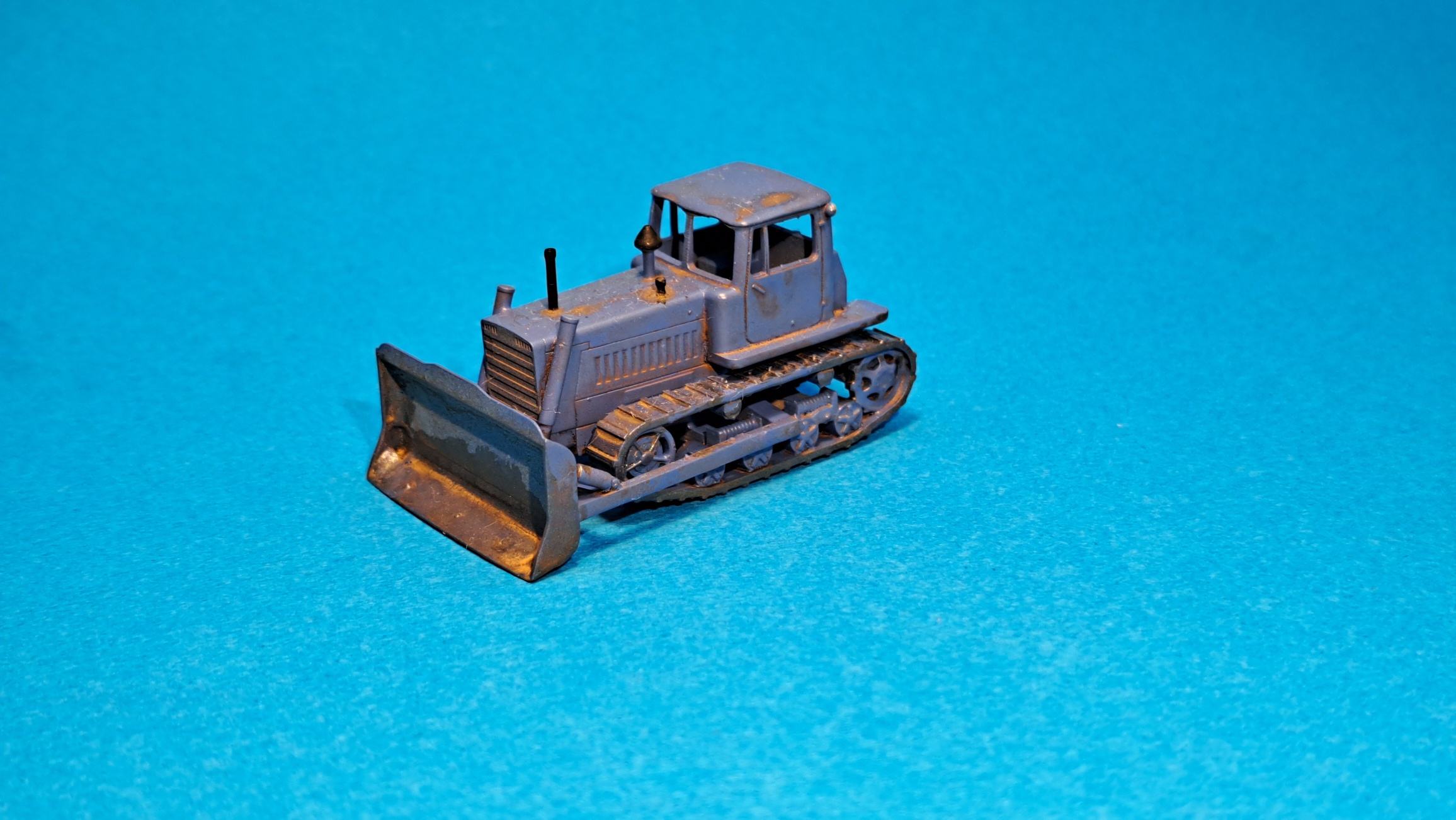 Buldozer DT 75 - 1:87    