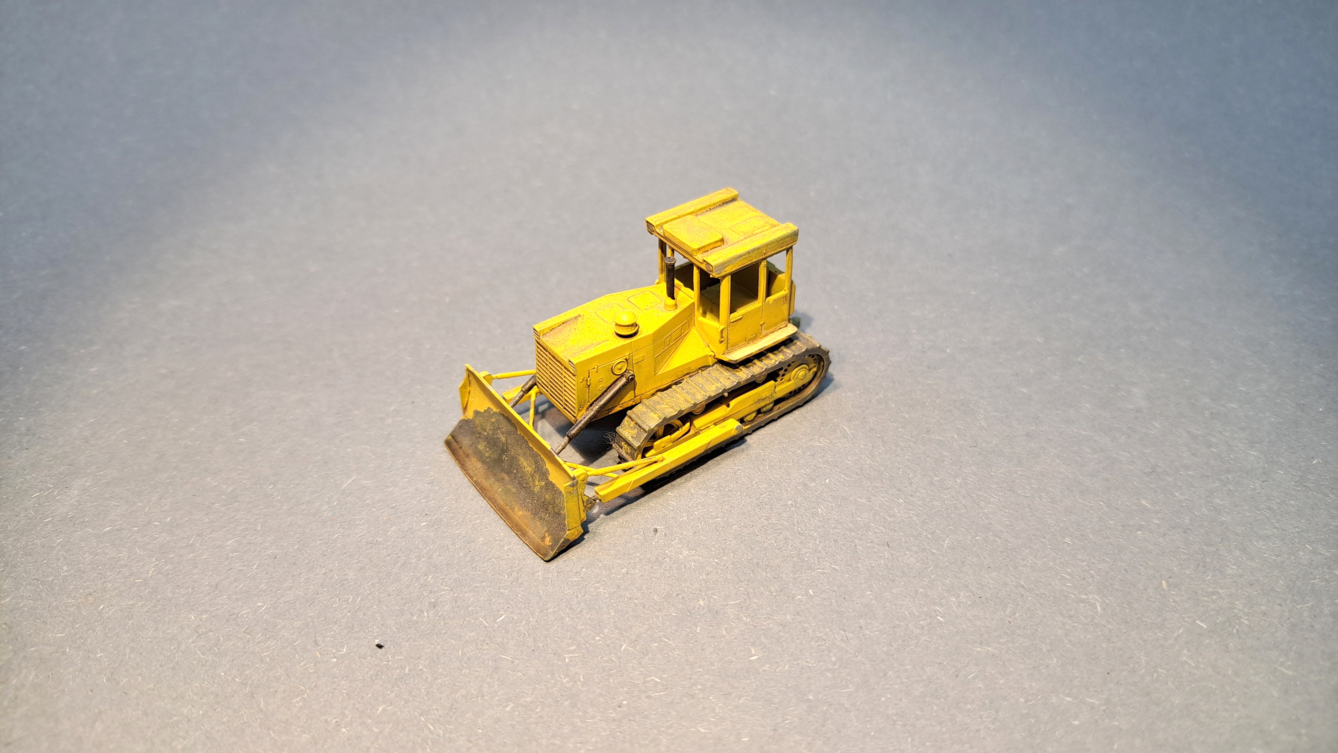 Buldozer STALINEC T-130 - 1:87    