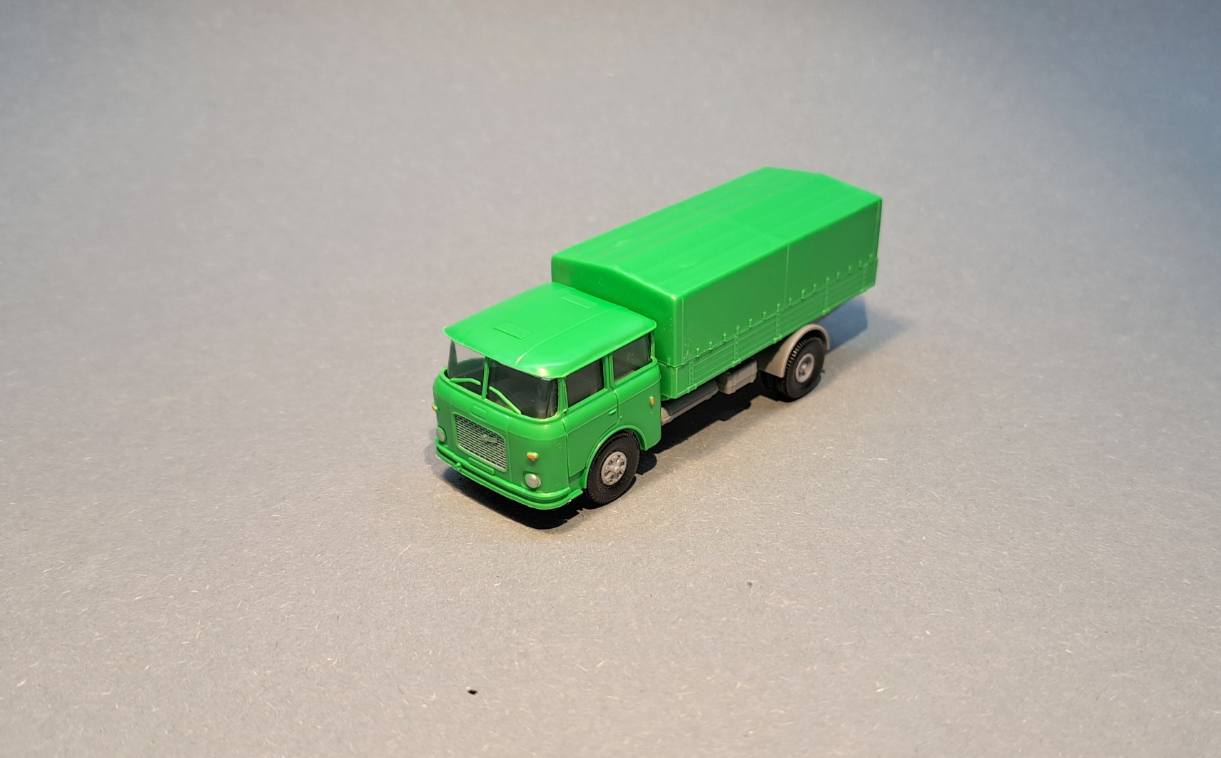 Škoda 706 - valník s plachtou