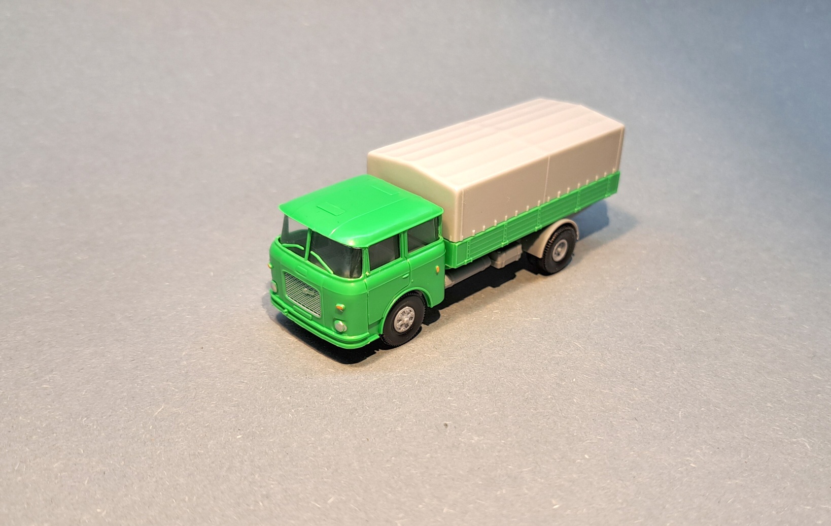 Škoda 706 - valník s plachtou