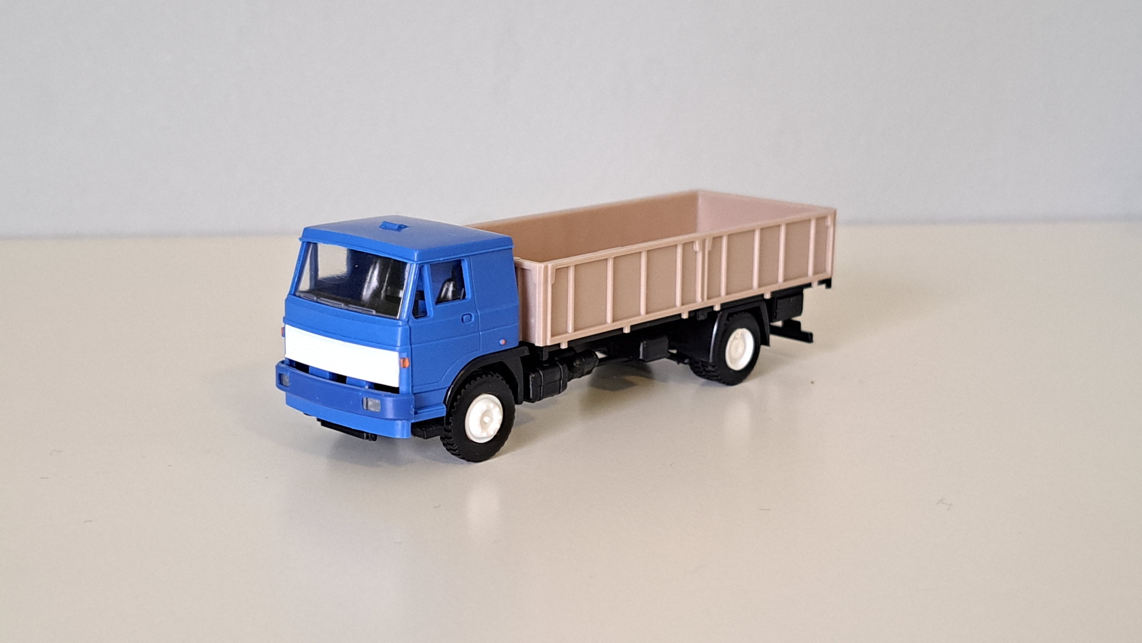 LIAZ valník - 1:87