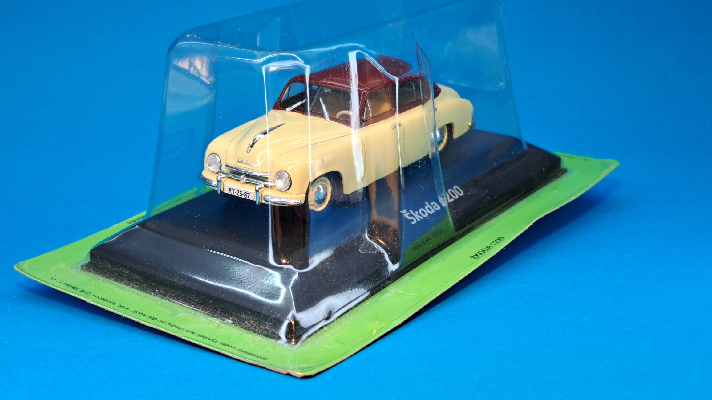 Škoda 1200 - 1:43