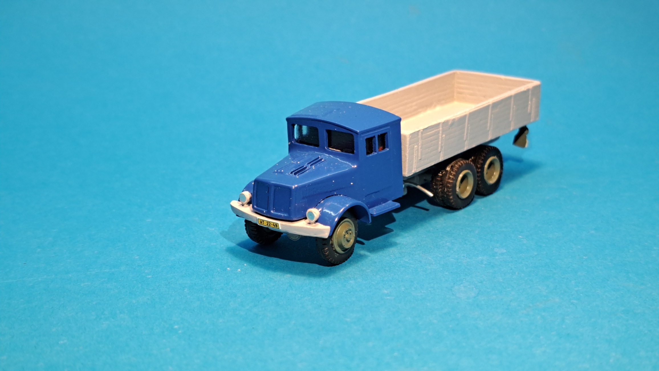 TATRA 111 stará kabina - modrá+šedá barva - 1:87 