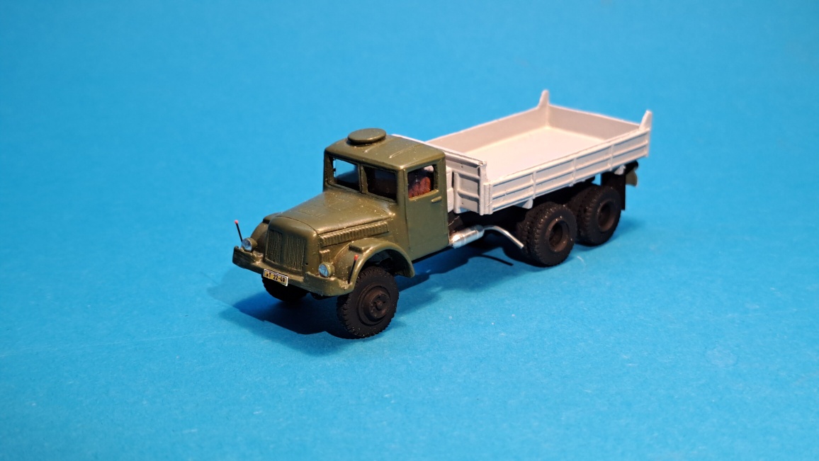 TATRA 111 sklápěč  - 1:87    