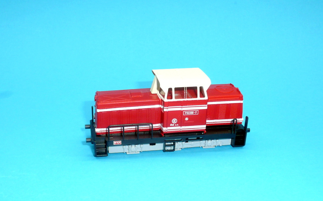 T334 -710.568-7 - ČZ Strakonice - kompletní karoserie