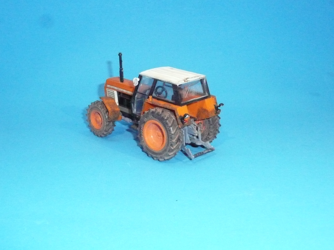 1:43 - traktor Zetor Crystal 12045 - PATINA