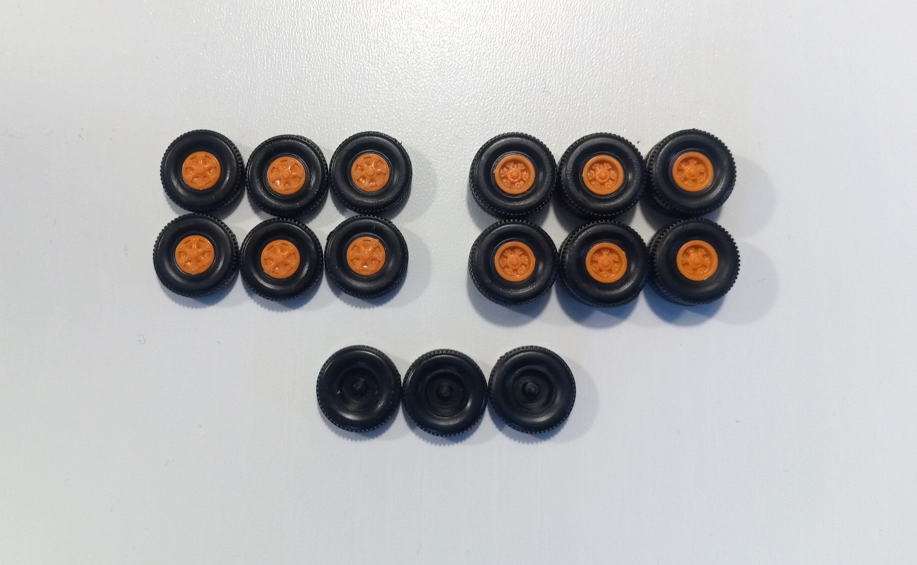 sada pneumatik a disků TRILEX pro ŠKODA 706 - oranžová