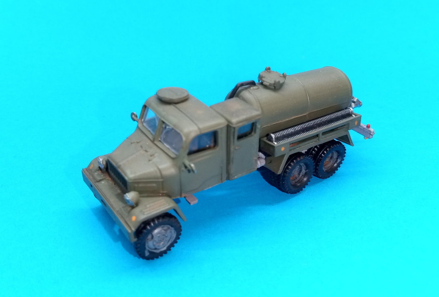 Praga V3S s budkou - Fekál - patinovaný 1:87