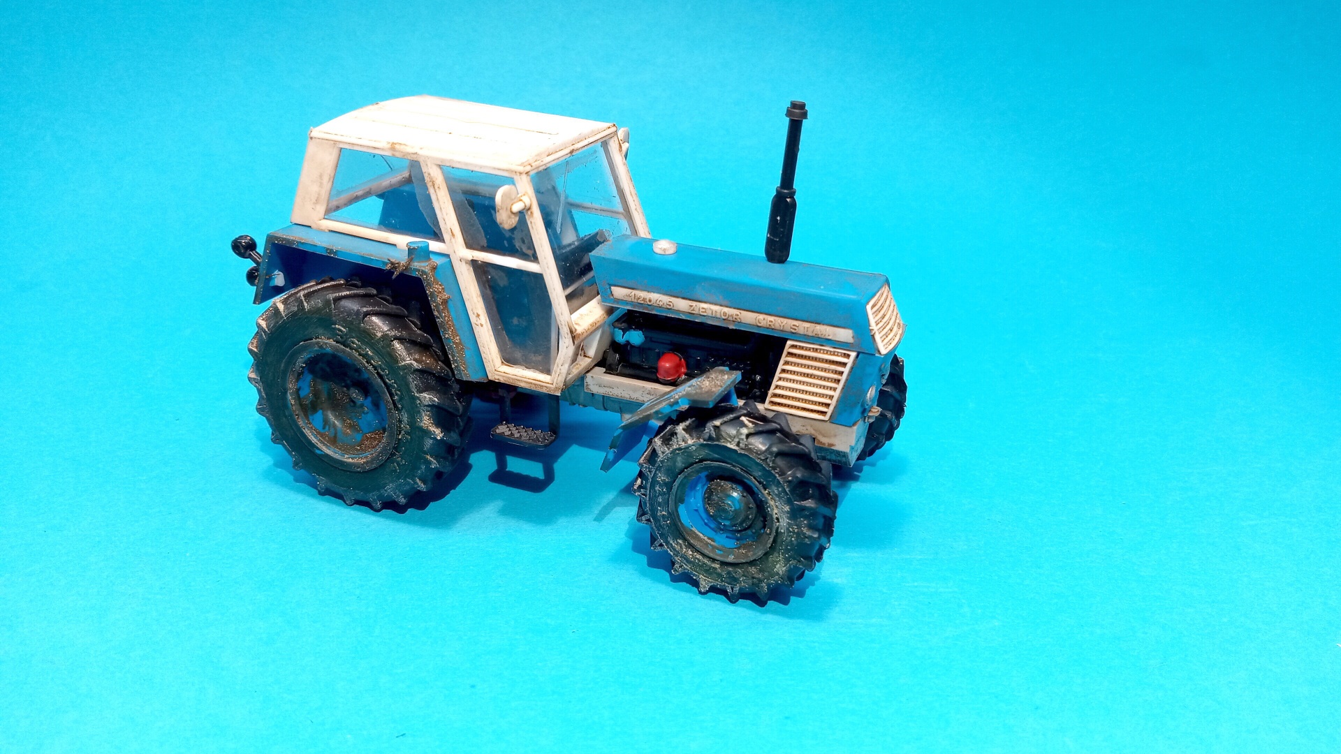 1:43 - traktor Zetor Crystal 12045 - PATINA