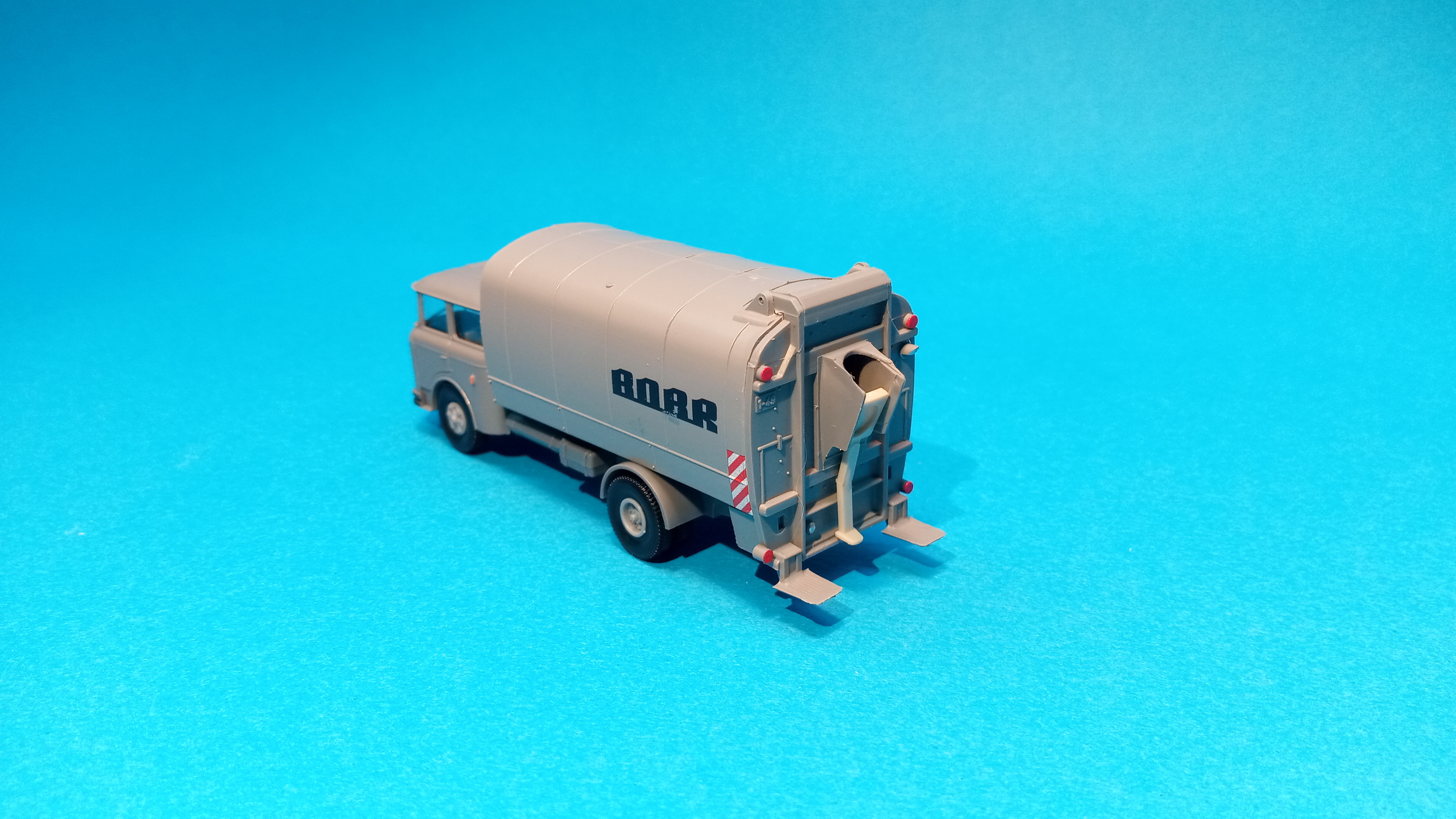 1:87 - Škoda 706 - popeláři - BOBR 