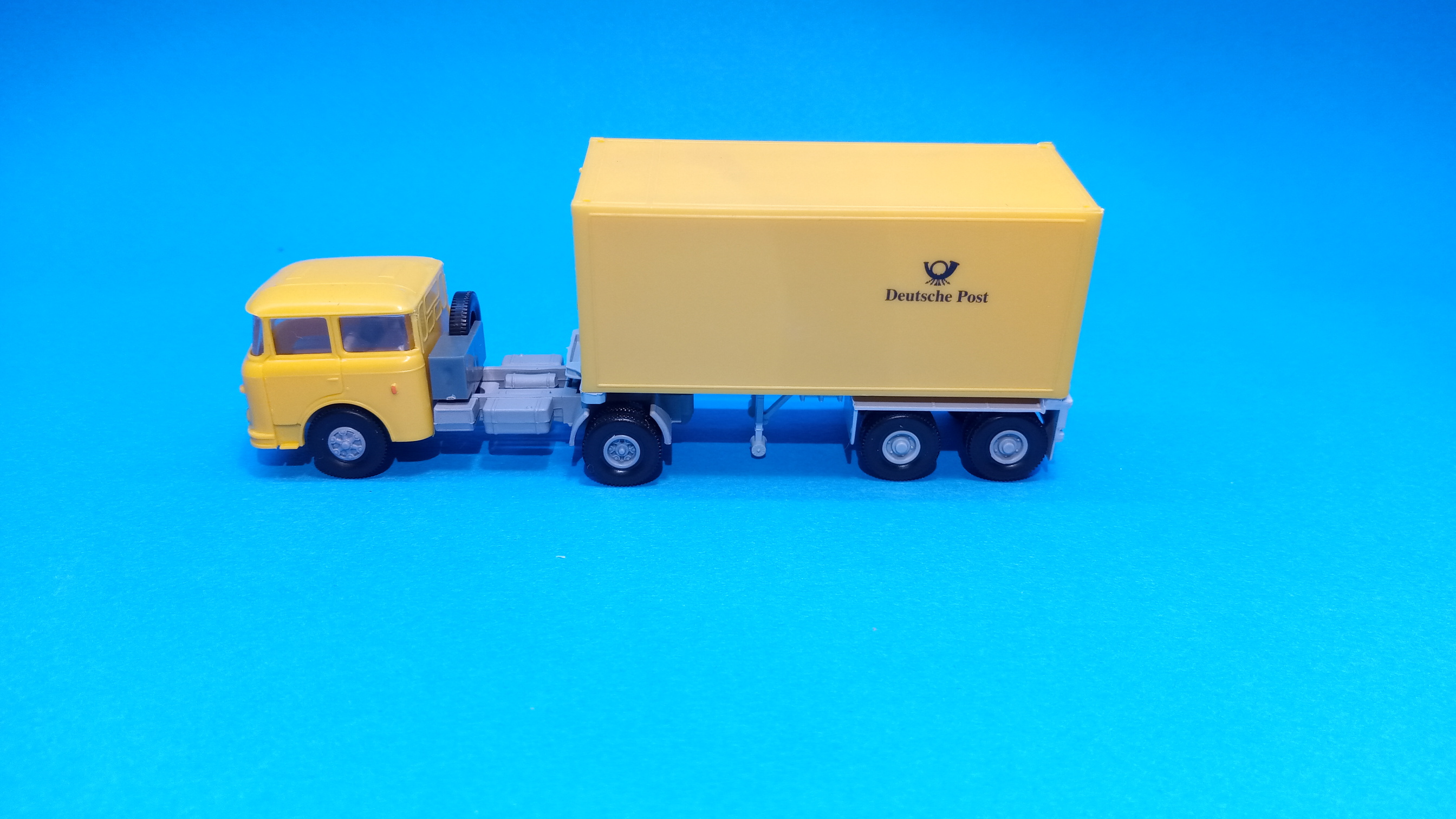 * Škoda 706 - tahač s návěsem - Deutsche Post 1:87    