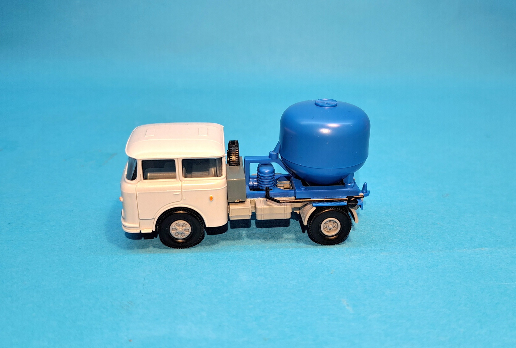 Škoda 706 přeprava cementu - 1:87