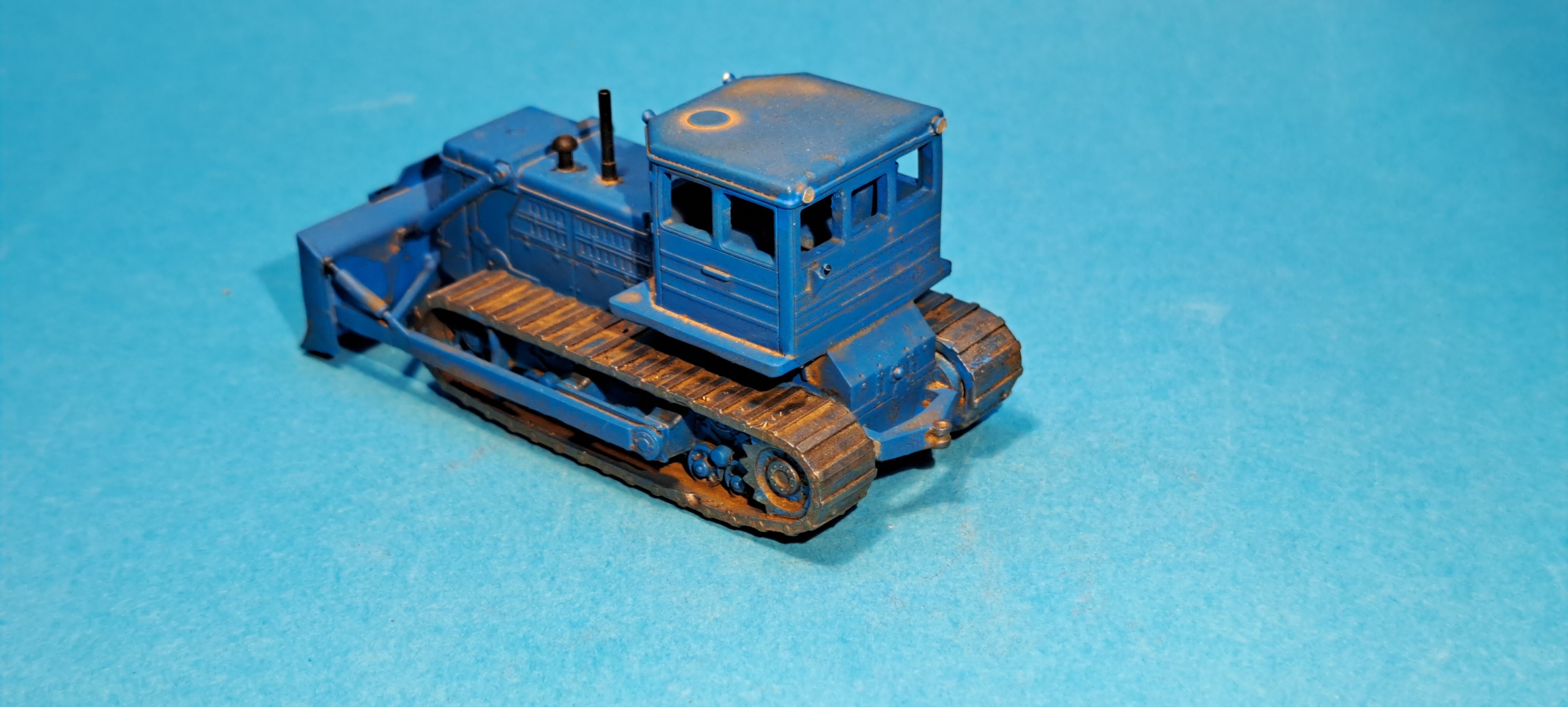 Buldozer T-180G - 1:87