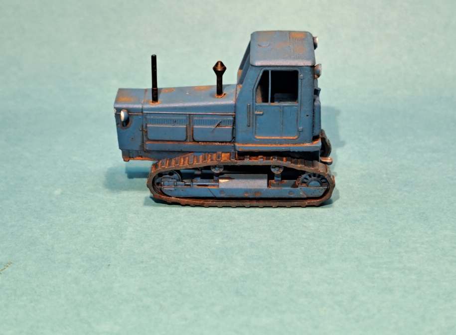 pásový traktor T-4A - 1:87    