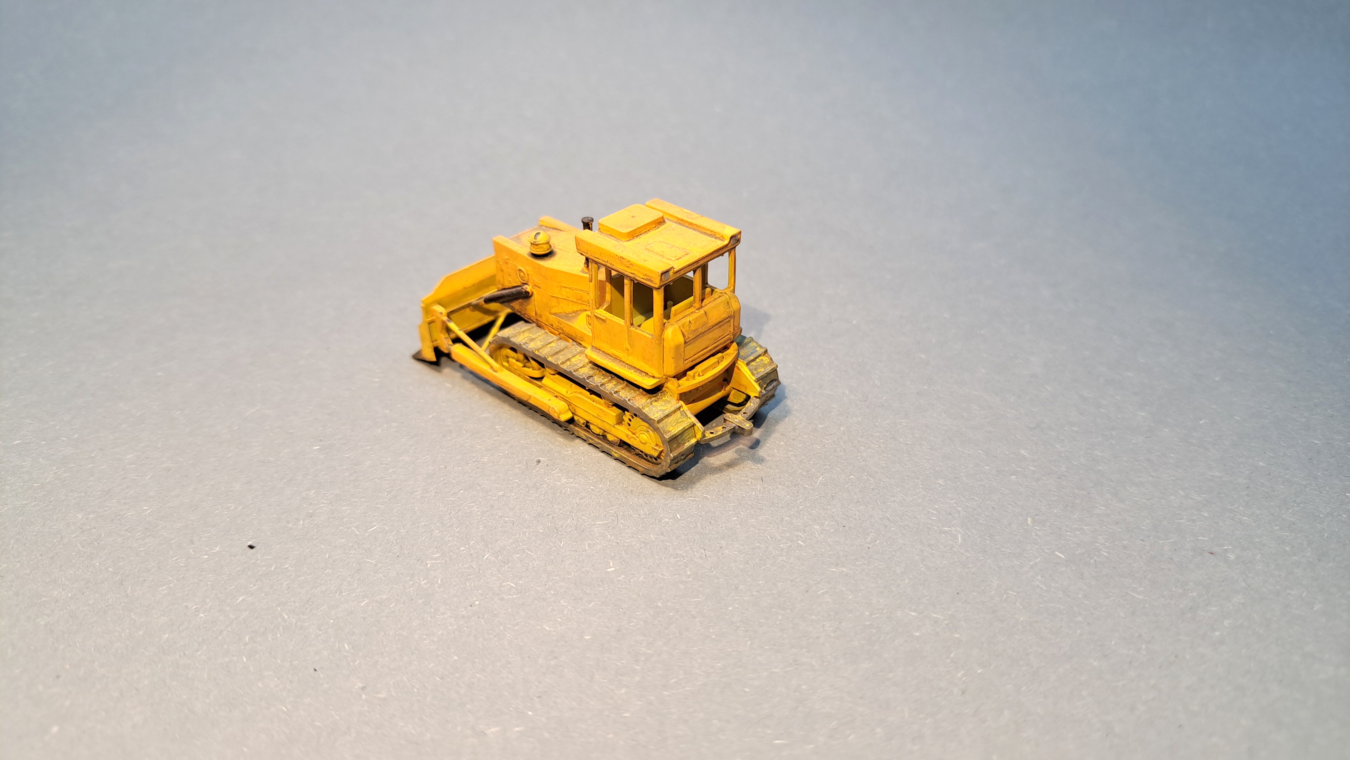 Buldozer STALINEC T-130 - 1:87