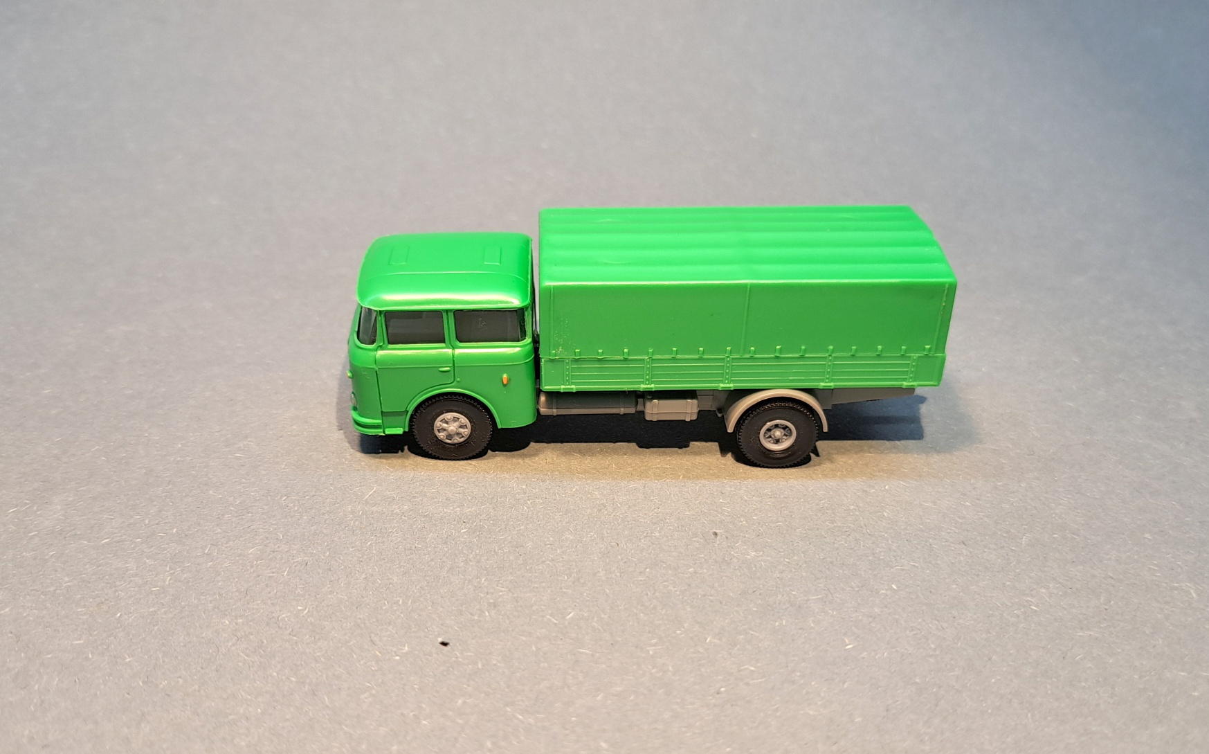 Škoda 706 - valník s plachtou