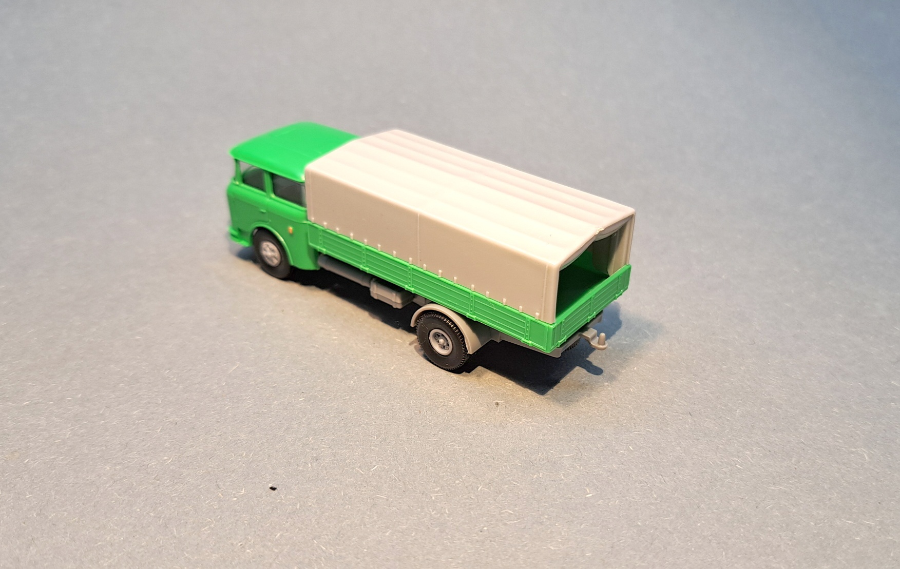 Škoda 706 - valník s plachtou