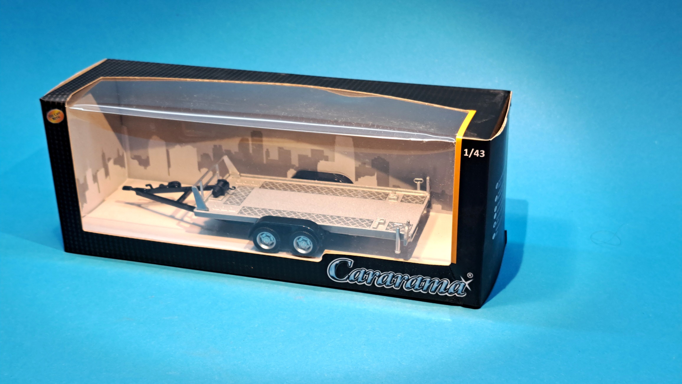 1:43 -  přívěsný vozík - dvě nápravy