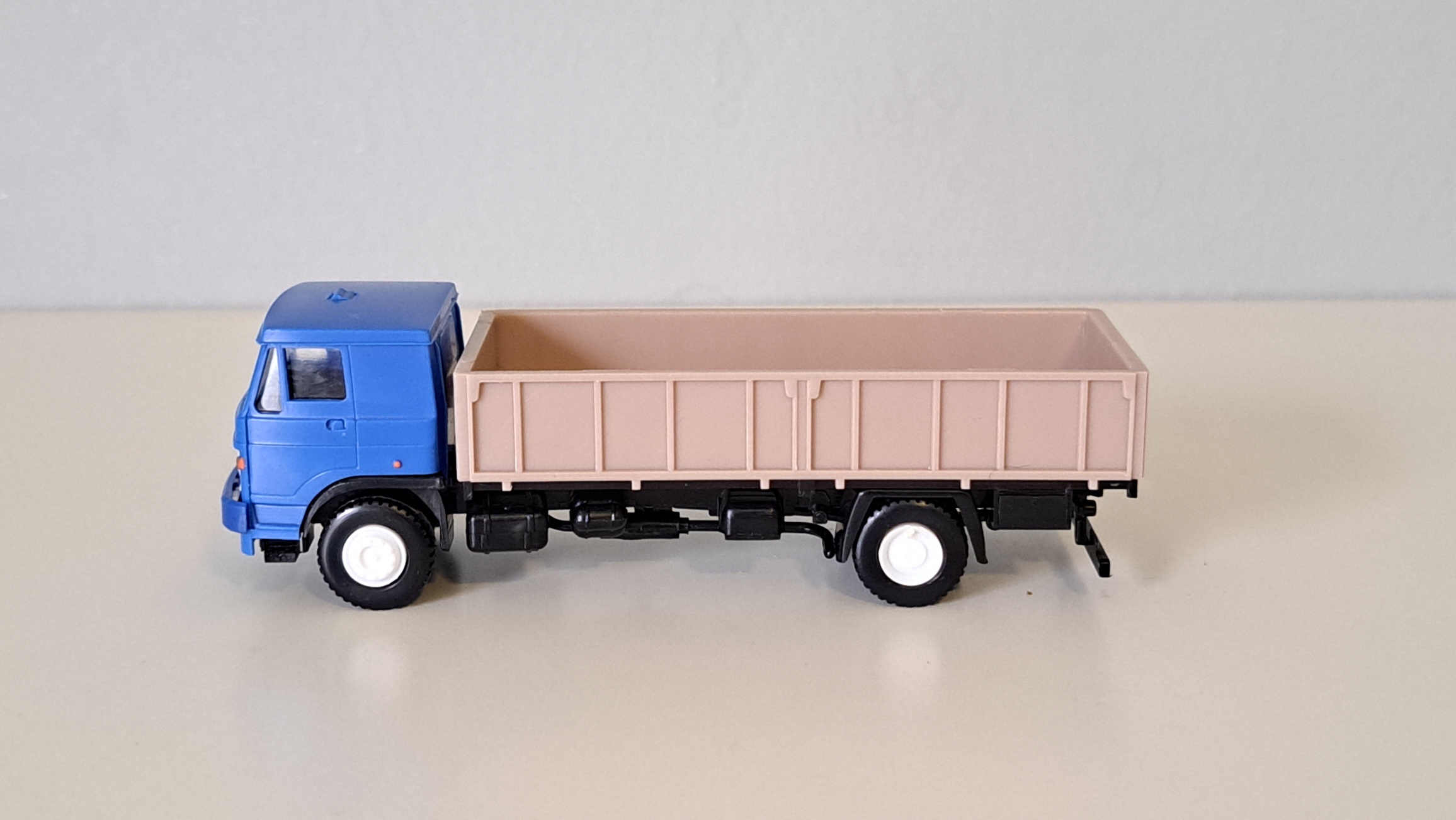 LIAZ valník - 1:87