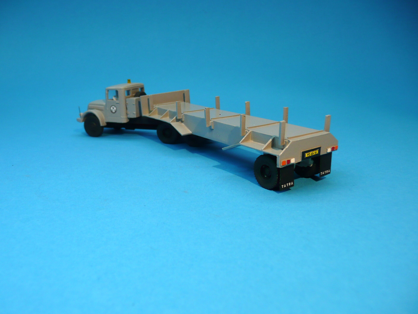 TATRA 111 TN s návěsem - 1:87